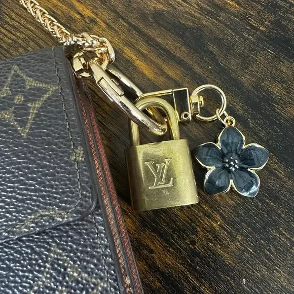 Louis Vuitton Vintage Monogram Compact Wallet SP0923 - Picture 14 of 16